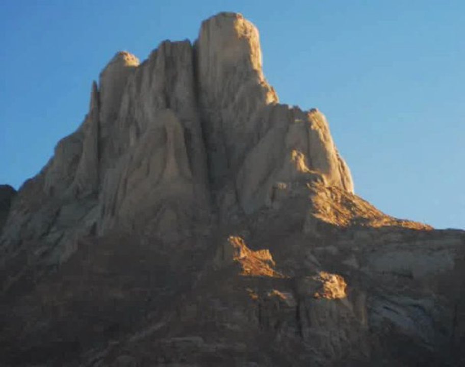 Escalade de la Garet el Djenoun