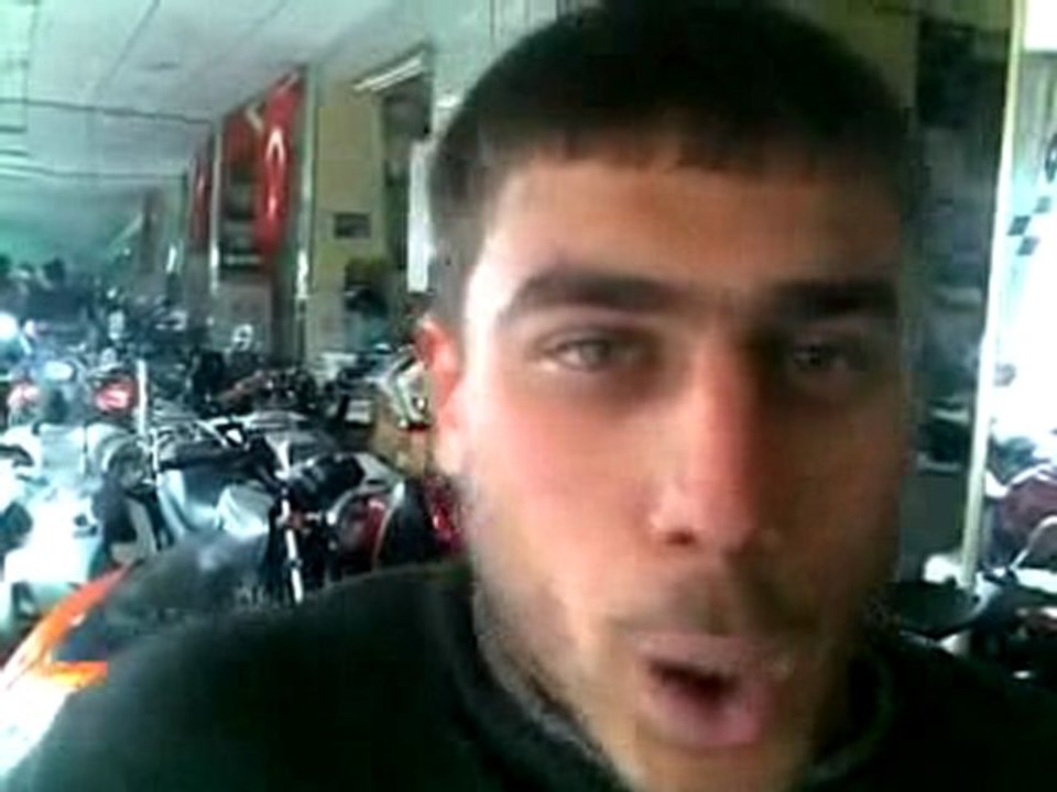 Imitation de motos à la bouche!