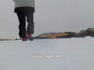 Zhype.com - Piper Cub Great Planes dans la neige