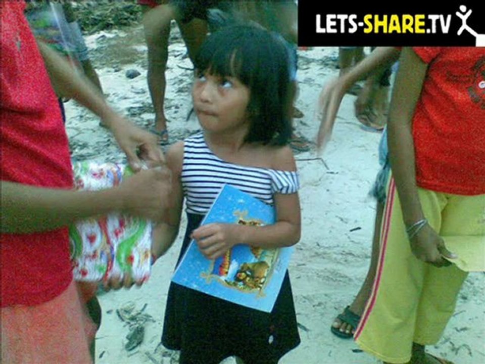 Santa Let's Share