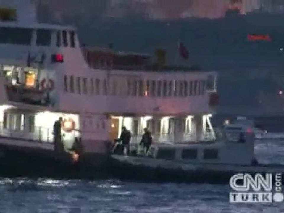 Eminönü-Haydarpaşa-Kadıköy Vapuru Kaza Yaptı