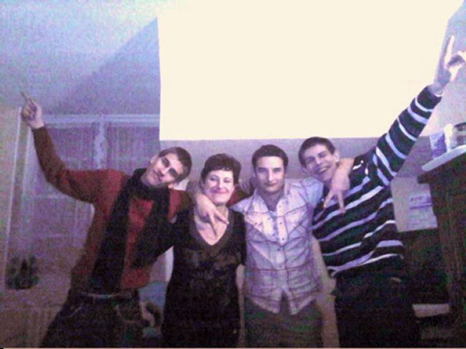 akoneric et sa famille pa au conplet me cest ma mal