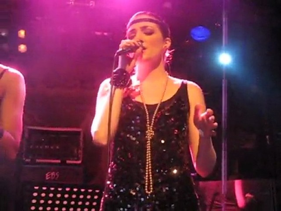 tess & isa koper - kissing you