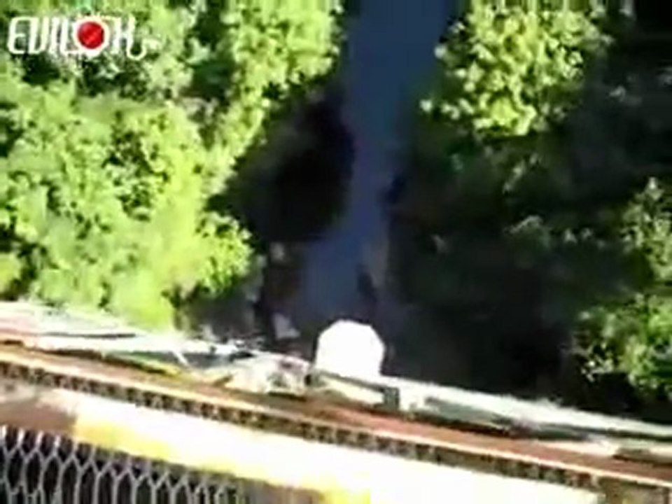 blague-saut-elastique