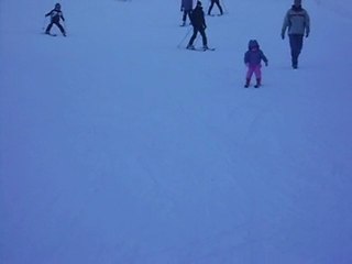 Mahaut , premières glissades !