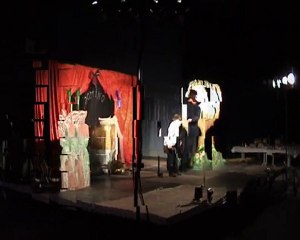 DOMINO et l'arbre magique