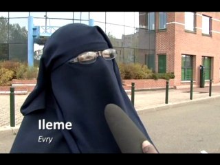 AU COEUR DU SUJET (la burqa) (voile intégrale)