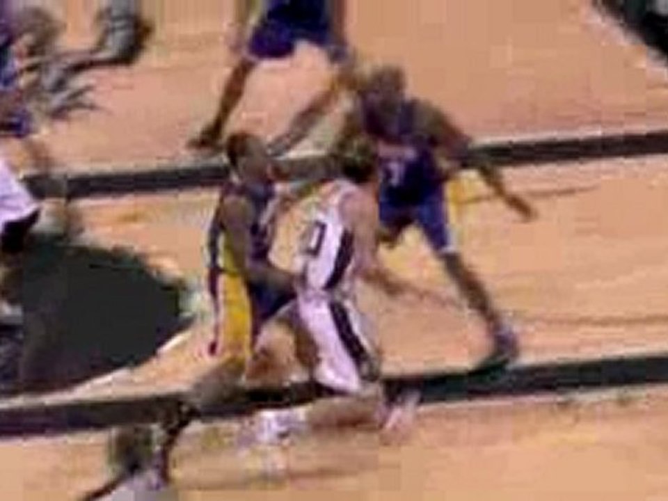 Manu Ginobili makes it look easy with the spin and bounce pa