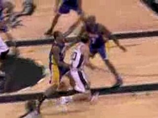 Manu Ginobili makes it look easy with the spin and bounce pa