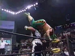 Randy Savage vs. Ultimo Dragon