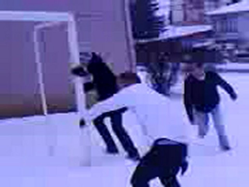 Nous les mecano qui se feson un pti foot sur la neige XD