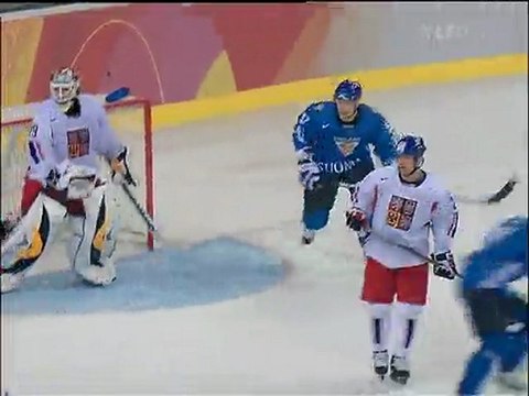 Jarkko Ruutu hits Jaromir Jagr, Torino 2006