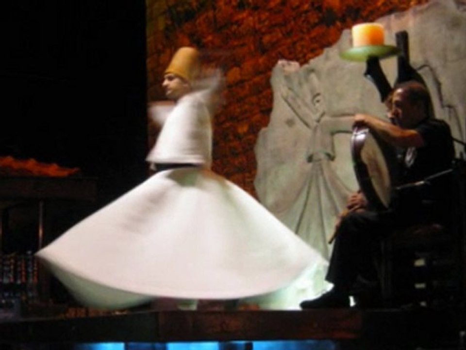 " Neyleyim ben Ney'i,  Ney benim neyime ..."