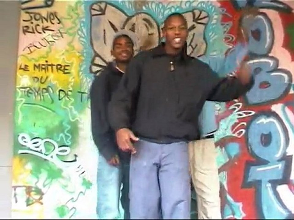 CLIP les idées défillent son a l'ancienne 2004