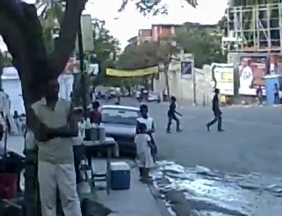 Entrée du centre de santé de Petion-Ville