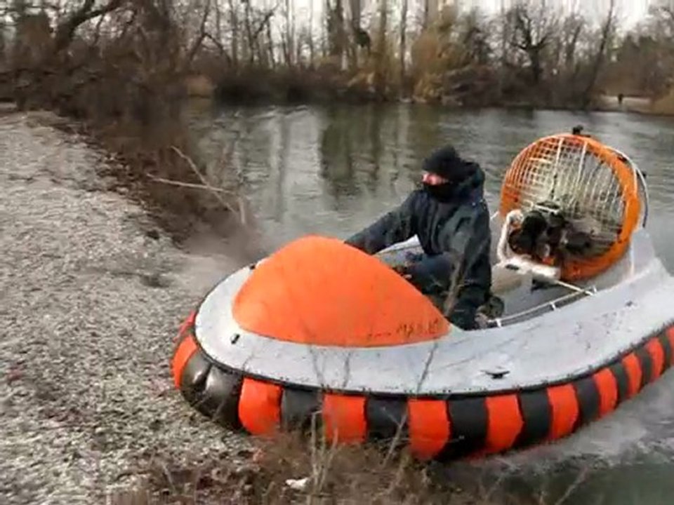 Amphibian Coast Guard Rescue Vehicle SAR - hovercraft rescue