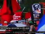 Simpatizantes despiden al presidente Zelaya en Honduras