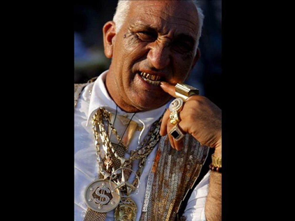 Larry Platt Pants On The Ground remix www.mp3hustle.com