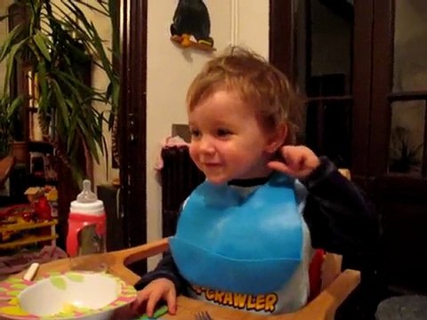 Gaël mime les animaux - novembre 2009