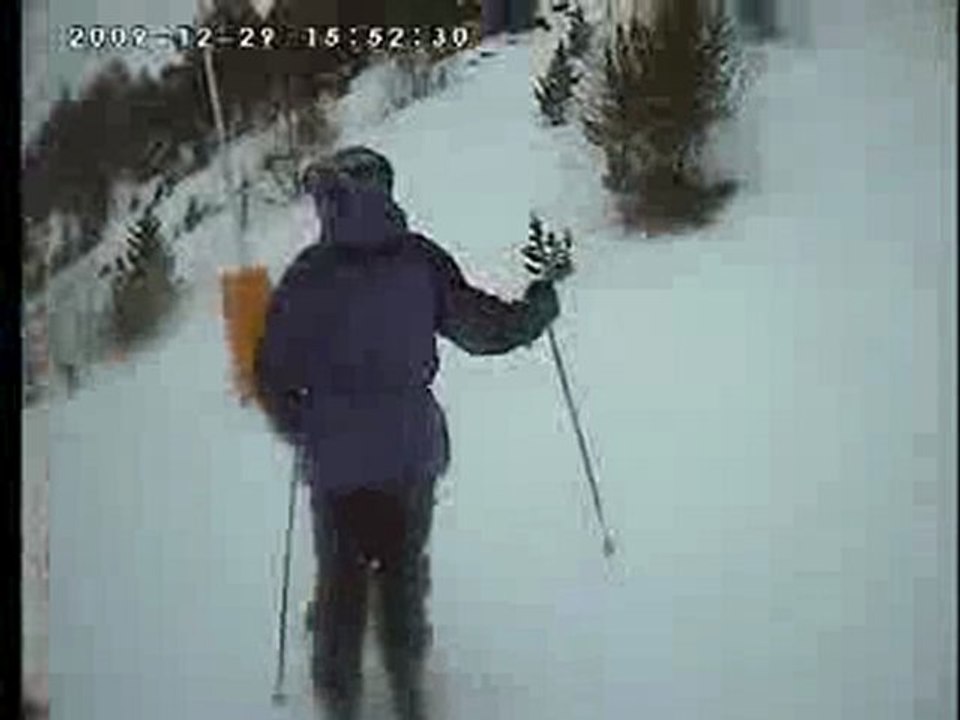 Le fils de Régis apprend le ski