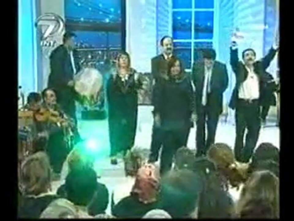 Halime Arapoglu-Bizim Kapi Dost Kapisi