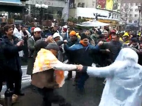 TEKEL İŞÇİSİ EYLEMİNE DESTEK GÜN GEÇTİKCE BÜYÜYOR