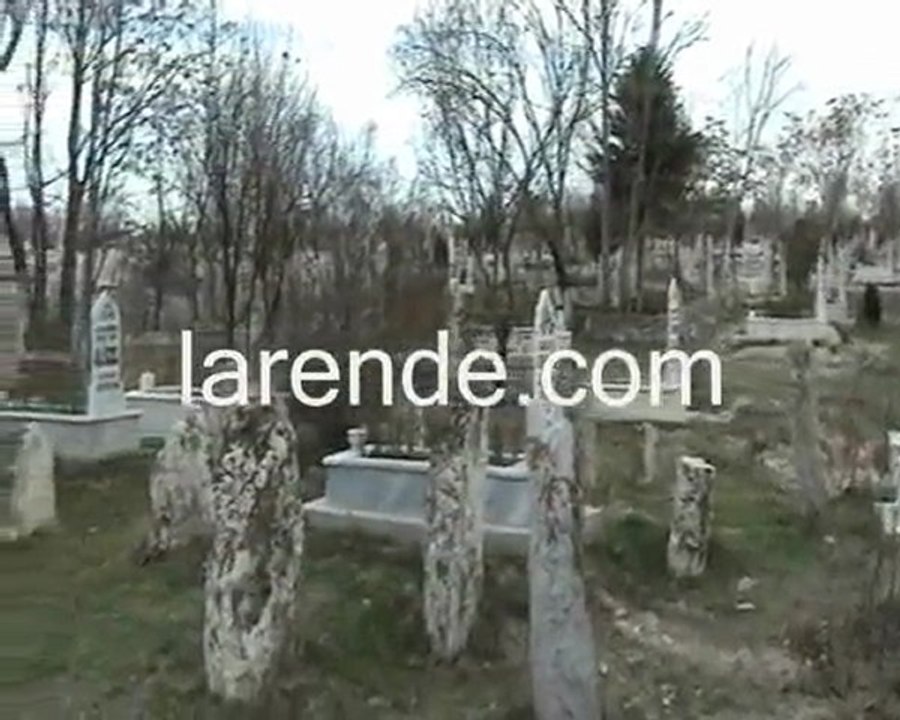 Mezar Taşları Tahrip Edildi