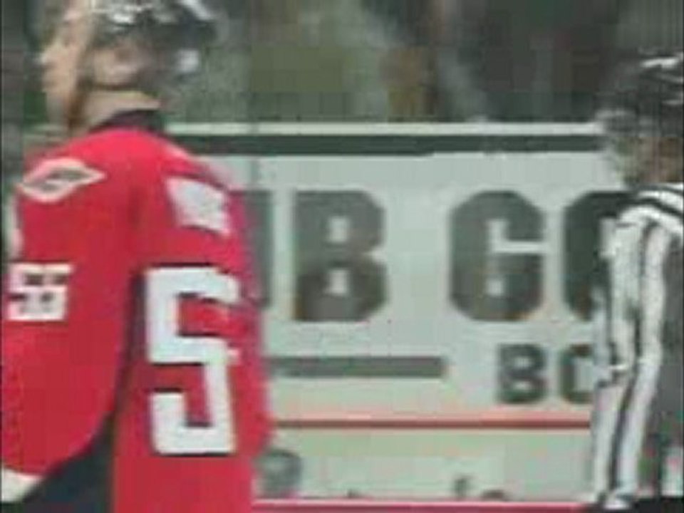 Hockey Fight Zack Kassian Enorme Charge sur Matt Kennedy OHL