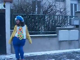 Le moche de la montagne qui fait de la trotinette héhé!! MDR