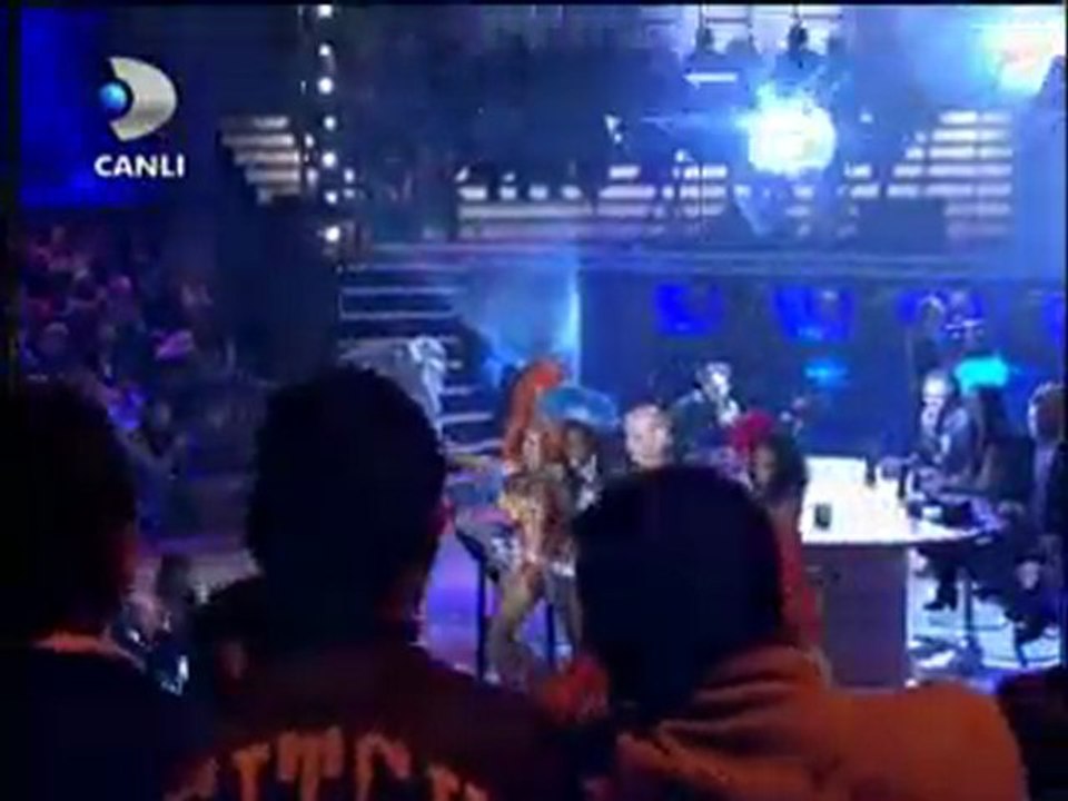 Altay Ve Dansçıları Sana Bayılıyorum