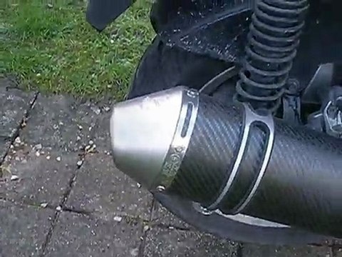 SBK Leovince Carbon 2 pour XMAX