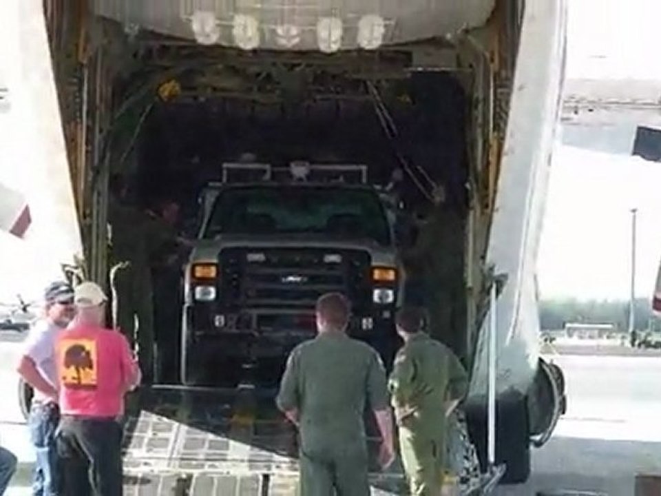 Coast Guard transports FEMA communications team to Haiti