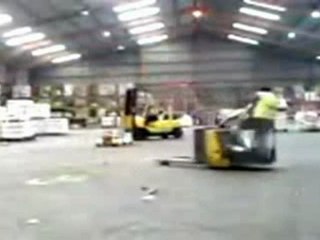 Spinning Forklift Showoff FAIL