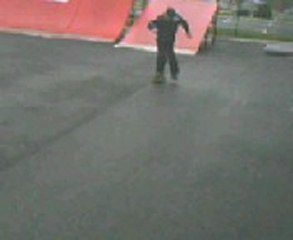 lucas saute de une en une rampe