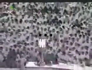 kabe imamı namazda kuran okurken ağlıyor