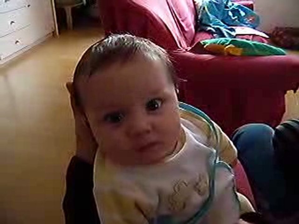 Louis joue avec sa voix