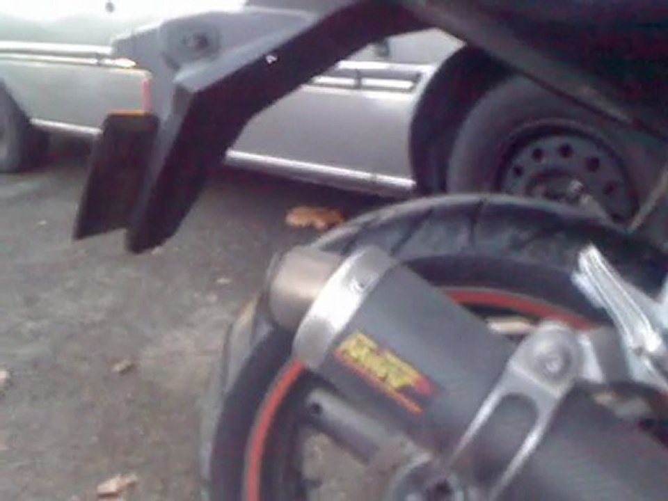 Petites Flammes en SV 650 avec Mivv GP Carbone