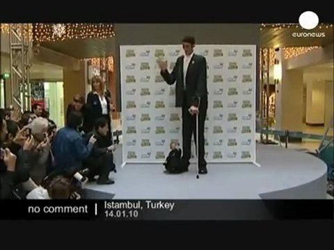 L'homme le plus petit et l'homme le plus grand du monde