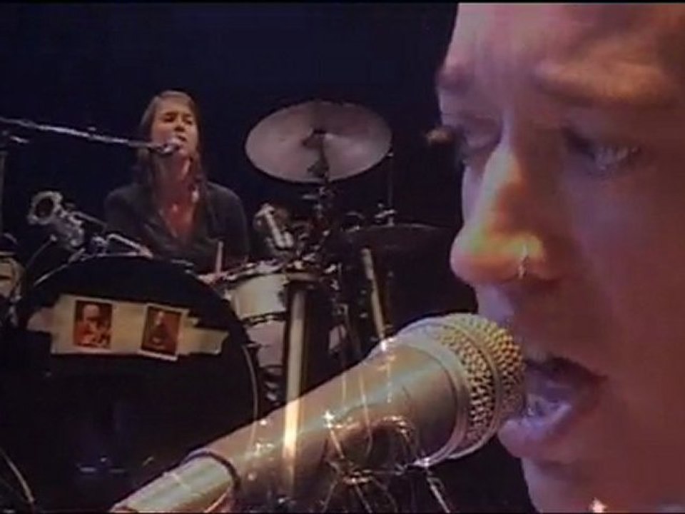 Mansfield Tya en concert au 6par4 - 02 Octobre 2009