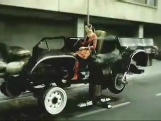 voiture special for women - Transformers - Pub Scy-Fy