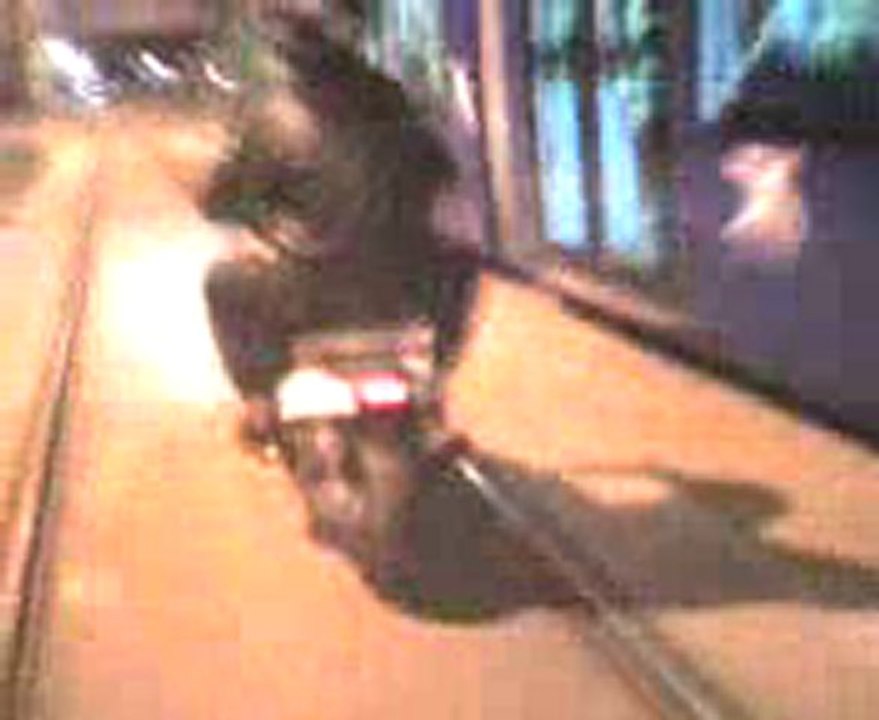 mwa mikon entrin de cabres sur les raye du trame lol