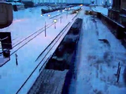 AUTORAIL AGC QUITTANT LA GARE DE CHAUMONT