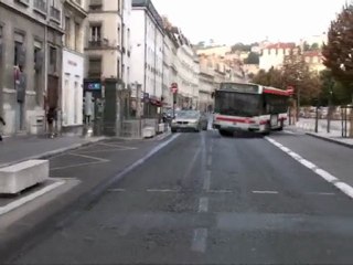 Accident de bus à Lyon filmé en live