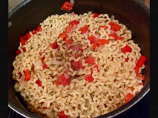 Pâtes aux Thon et Poivrons, Crème de Mascarpone au Basilic