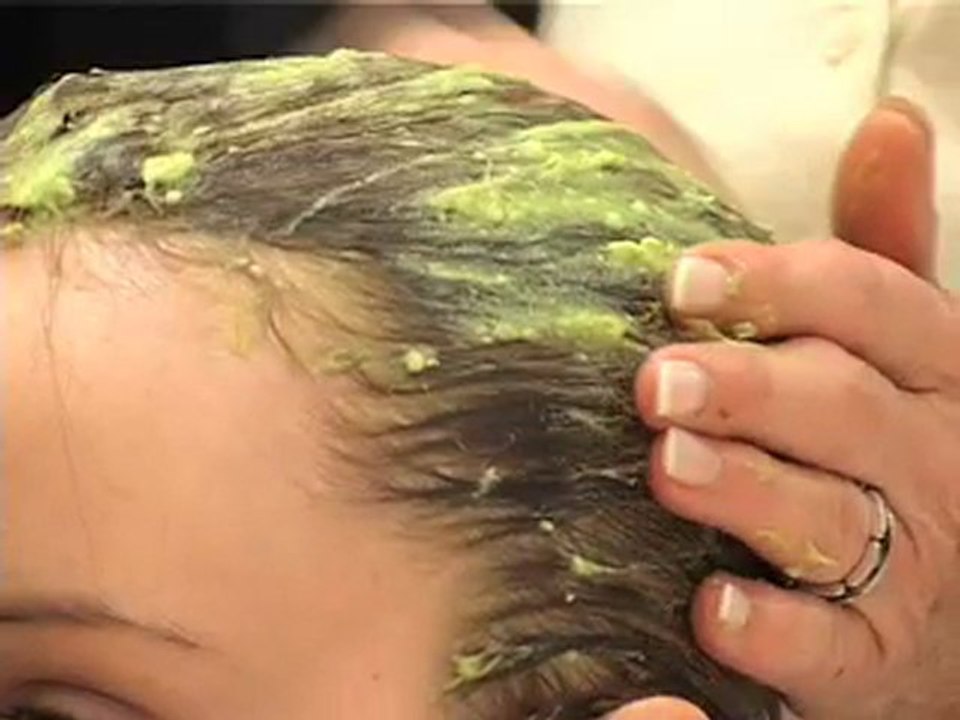 Lotion pour le soins des cheveux à la repousse, à l'avocat