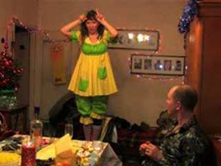 Идет бычок качается