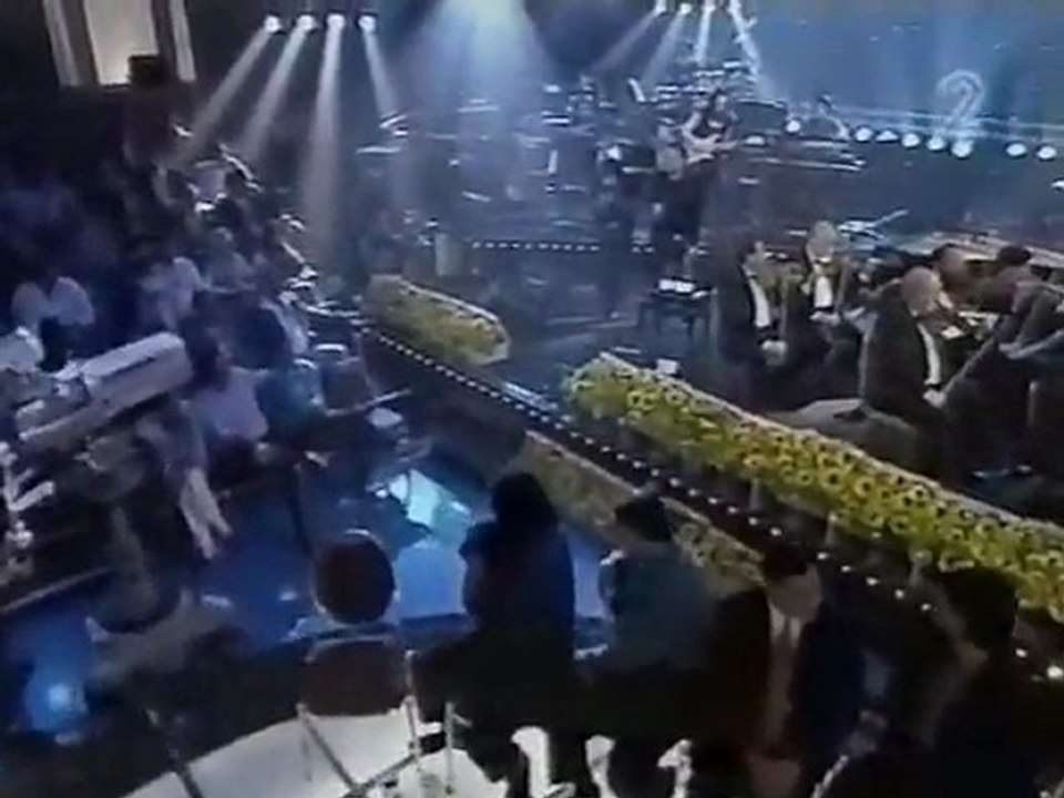 Hi Holechet Bad'rachim - Ofra Haza and Alon Olearchik