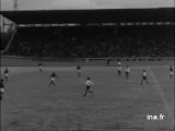 مبارة كرة القدم بين المغرب و الجزائر في الخمسينات