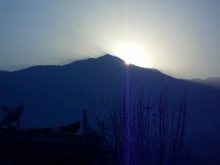 1mn34s de coucher du soleil au-dessus de Swayambudnath