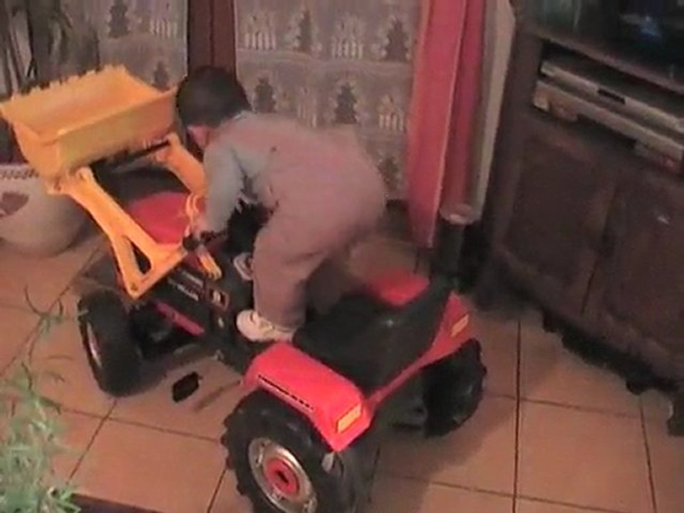 enzo et son tracteur